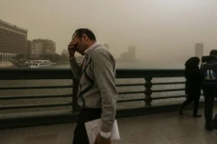 Các trận bão cát lớn tiếp tục hoành hành khắp Trung Đông