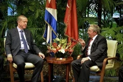 Chủ tịch Cuba Raul Castro hội đàm với Tổng thống Thổ Nhĩ Kỳ