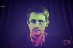 Edward Snowden phát biểu với các quan chức châu Âu tại một hội nghị trực tuyến ở Strasbourg, miền Đông Pháp ngày 24/6. (Nguồn: AFP/TTXVN)