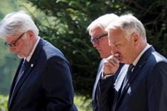 Ngoại trưởng Đức Frank-Walter Steinmeier (giữa), Ngoại trưởng Pháp Jean-Marc Ayrault (phải) và người đồng cấp Ba Lan Witold Waszczykowski. (Nguồn: Reuters)