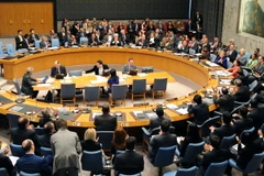 Bạo lực tình dục trong xung đột hủy hoại như "bom đạn"