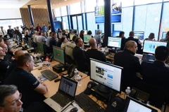 Hệ thống máy tính tại Trung tâm hợp tác an ninh quốc tế ở Lognes ngày 7/6/2016. (Nguồn: AFP/TTXVN)