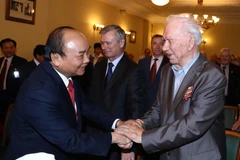 Thủ tướng Nguyễn Xuân Phúc và các đại biểu. (Ảnh: Thống Nhất/TTXVN) 