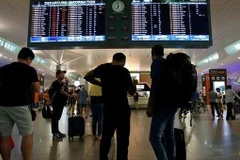 Hành khách tại Sân bay quốc tế Kuala Lumpur. (Nguồn: Reuters) 