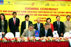 Ký hợp đồng tín dụng xuất khẩu (ECA) vay trực tiếp từ Ngân hàng xuất nhập khẩu Hàn Quốc (KEXIM) trị giá 330 triệu USD. (Ảnh: Huy Hùng/TTXVN)