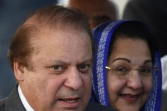 Thủ tướng Pakistan Nawaz Sharif (trái) tại Katunayake, Sri Lanka ngày 4/1. (Nguồn: AFP/TTXVN)
