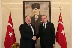 Tổng thống Thổ Nhĩ Kỳ Tayyip Erdogan (phải) tiếp Ngoại trưởng Mỹ Mike Pompeo. (Nguồn: Reuters) 