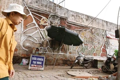 Cận cảnh 2 bức tranh tường hoành tráng qua gần 4 thập kỷ ở Hà Nội