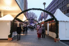 Chợ Giáng sinh tại quận Potsdamer Platz, Berlin. (Nguồn: THX/TTXVN)