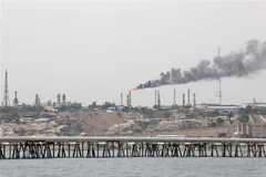 Một cơ sở khai thác dầu của Iran ở đảo Khark, ngoài khơi vùng Vịnh. (Nguồn: AFP/TTXVN) 