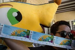 Anh trai Ronaldinho bị điều tra buôn lậu vé World Cup 2014