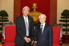 Tổng Bí thư Nguyễn Phú Trọng tiếp Tổng thống Cộng hòa Liên bang Myanmar Htin Kyaw. (Ảnh: Trí Dũng/TTXVN)