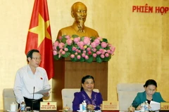 Phó Chủ tịch Quốc hội Phùng Quốc Hiển phát biểu. (Ảnh: Nguyễn Dân/TTXVN)