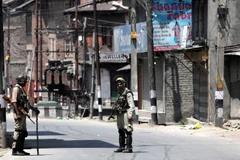 Binh sỹ Ấn Độ tuần tra ở Kashmir. (Nguồn: EPA/TTXVN)