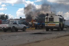 Ít nhất 23 người bị bắt giữ sau các cuộc biểu tình bạo lực. (Nguồn: enca.com)