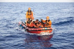 Italy từ chối tiếp nhận những người di cư được cứu trên biển