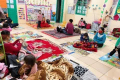 Học sinh, phụ huynh Trường Mầm non Bạch Đằng trong khu cách ly. (Ảnh: Trường Mầm non Bạch Đằng)