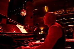 Câu lạc bộ jazz mang phong cách cổ điển thập niên 20 của thế kỷ XX. (Ảnh: JW Marriott)