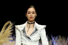 Bộ sưu tập 'Lưỡng tính' của nhà thiết kế Cao Minh Tiến.