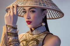 Ngắm trang phục dân tộc độc đáo của Lệ Hằng ở Miss Universe 2016
