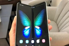 Điện thoại gập Galaxy Fold. (Nguồn: CNBC)