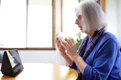 "Show and Tell" sử dụng kết hợp hiệu ứng hình ảnh điện toán và kỹ thuật học máy để nhận ra các đối tượng mà Echo Show nhìn thấy. (Nguồn: Techrunch)