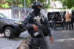 Nhân viên cơ quan tình báo quốc gia Venezuela gác tại Caracas ngày 16/5/2019. (Nguồn: AFP/TTXVN)