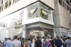 Bên ngoài cửa hàng của Huawei ở Madrid, Tây Ban Nha. (Nguồn: elperiodico.com)