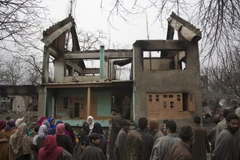 Hiện trường một vụ tấn công ở Pulwama, cách thủ phủ mùa hè Srinagar của khu vực Kashmir do Ấn Độ kiểm soát 40km về phía nam, ngày 11/3/2019. (Nguồn: THX/ TTXVN)