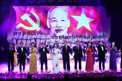 Tiết mục nghệ thuật tại buổi biểu diễn nghệ thuật đặc biệt "Lời Bác dặn trước lúc đi xa” tối 25/8. (Ảnh: Danh Lam/TTXVN)