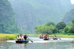 Vẻ đẹp hài hòa của trời, đất, núi, sông ở Tràng An tạo nên một thế giới tự nhiên sống động đầy quyến rũ. (Ảnh: Minh Đức/TTXVN)
