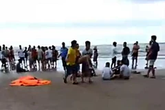 Tìm thấy thi thể hai du khách mất tích khi tắm biển tại Bình Thuận