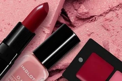 Xu hướng bán online đang được Inglot Việt Nam xác định là một mục tiêu chiến lược để chiếm lĩnh thị trường. (Ảnh: Phương Khê/Vietnam+)