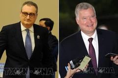 Thứ trưởng Ngoại giao Nga Igor Morgulov (trái) và ông Stephen Biegun (phải), đặc phái viên của Tổng thống Mỹ về vấn đề Triều Tiên. (Nguồn: AFP-Yonhap/TTXVN)