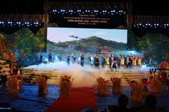 Tiết mục văn nghệ mang đậm bản sắc văn hóa dân tộc tại lễ khai mạc Tuần Văn hóa “Qua miền di sản ruộng bậc thang” Hoàng Su Phì 2019. (Ảnh: Nguyễn Chiến/TTXVN)