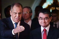 Ngoại trưởng Kono và người đồng cấp Nga Sergey Lavrov. (Nguồn: AFP)