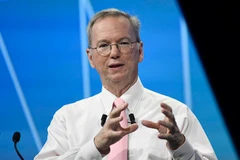 Ông Eric Schmidt phát biểu tại một sự kiện ở Paris, Pháp ngày 15/6/2017. (Nguồn: AFP/TTXVN)