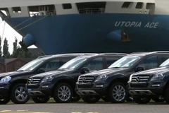 Ảnh tư liệu: Xe Mercedes Benz tại cảng container ở Bremerhaven, miền Bắc Đức. (Nguồn: AFP/TTXVN)