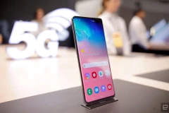 Mẫu điện thoại Samsung Galaxy S10. (Nguồn: Engadget)