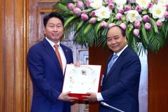 Thủ tướng Nguyễn Xuân Phúc tiếp ông Chey Tae-won, Chủ tịch Tập đoàn SK của Hàn Quốc. (Ảnh: Thống Nhất/TTXVN)