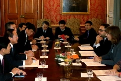 Bộ trưởng Trương Minh Tuấn hội đàm với Thứ trưởng Văn hóa Séc Petra Smolikova. (Ảnh: Trần Quang Vinh/Vietnam+)