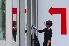 Công nhân làm việc tại thủ đô Seoul, Hàn Quốc. (Nguồn: AFP/TTXVN)