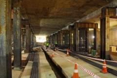 Gói thầu xây dựng đoạn ngầm từ Nhà ga Bến Thành đến ga Ba Son. (Ảnh: Mạnh Linh/TTXVN)