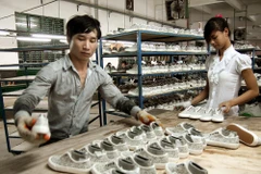 Kế hoạch cơ cấu lại nền kinh tế giai đoạn 2021-2025 được xây dựng trong bối cảnh dịch bệnh COVID-19 diễn biến phức tạp, gây ra nhiều tác động nặng nề cho nền kinh tế. (Ảnh: TTXVN)