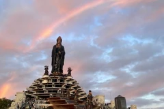 Núi Bà Đen xuất hiện hiện tượng cầu vồng đơn sắc siêu hiếm gây bão mạng xã hội vào ngày 26/1 vừa qua. (Ảnh: TTXVN phát)