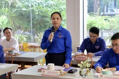 Chị Trịnh Thị Hiền Trân, Phó Bí thư Thành đoàn, Chủ tịch Hội đồng Đội TP Hồ Chí Minh phát biểu tại buổi làm việc. (Ảnh: Hồng Giang/TTXVN)