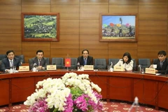 Chủ tịch Ủy ban Nhân dân tỉnh Lào Cai Trịnh Xuân Trường phát biểu tại buổi làm việc. (Ảnh: Quốc Khánh/TTXVN)