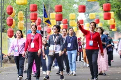 [Photo] Hà Nội đón đoàn khách du lịch Trung Quốc đầu tiên 