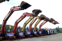 Nghi thức khởi công Dự án thành phần cao tốc đường bộ Bắc-Nam phía Đông, đoạn Hoài Nhơn-Quy Nhơn. (Ảnh: Lê Ngọc Phước/TTXVN)