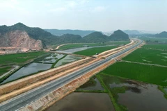 [Mega Story] Cao tốc ngày Thống nhất - Bệ phóng cho phát triển kinh tế